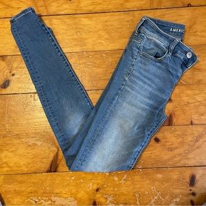 American Eagle Light-Wash Hi-Rise Jeggings